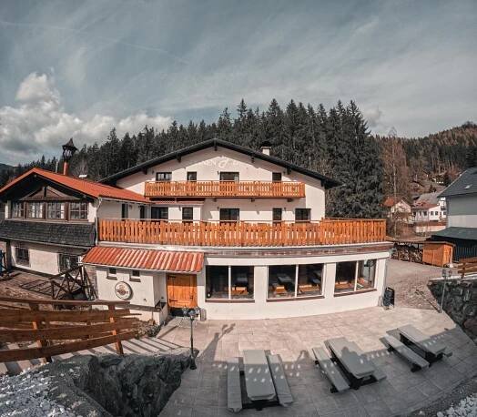Budova, kde se hotel nachází