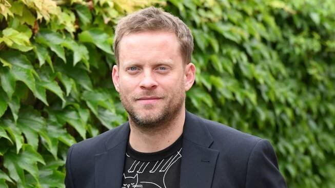 Jakub Prachař v letadle slovně i fyzicky napadl cestujícího