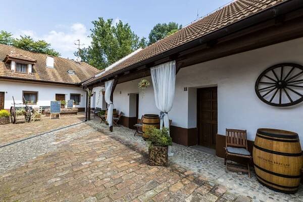 Krásy jižní Moravy: pobyt se snídaní v zámeckém penzionu v samém srdci Břeclavi