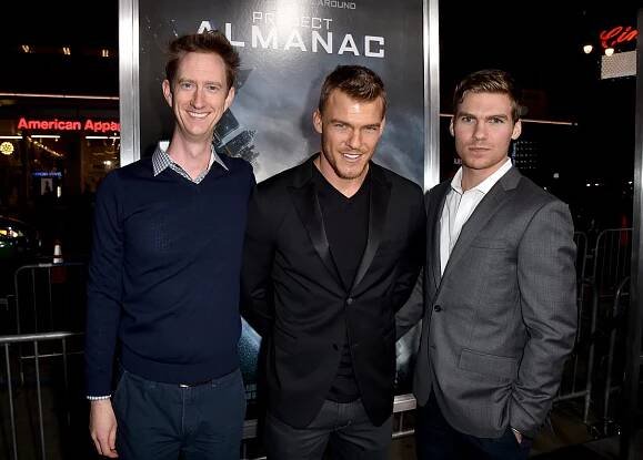 Jeremy Howard, Alan Ritchson, Pete Ploszek - Projekt minulost - Z akcí