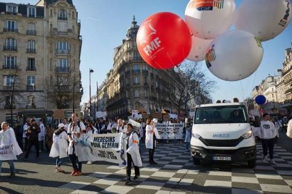 Manifestation des Médecins contre la loi Rist – Semmy Demmou
