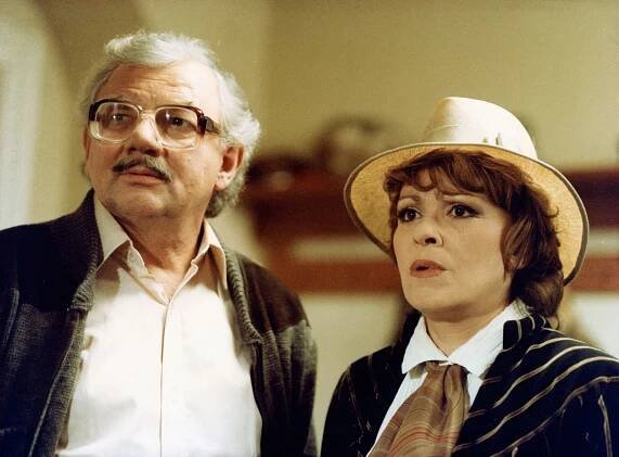 Herec Vlastimil Hašek, který si zahrál například s Jiřinou Bohdalovou ve filmu Rumburak byl manželem herečky Dany Syslové. 
