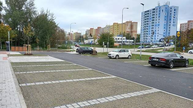 Za parkování u sportovního areálu Vltava se bude od dubna platit