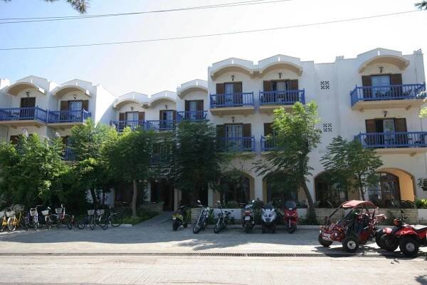 Theodorou Aparthotel