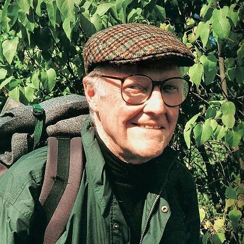 Robert E. Ginna Jr., Whose Article Bolstered U.F.O. Claims, Dies at 99