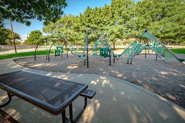 Dove Crossing Park - GoGrapevine