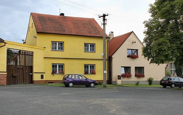 Ves Touškov - ubytování, počasí, foto, tipy na výlet, informace