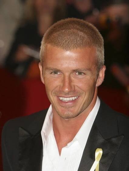 FOTO David Beckham: Pro každý den jiný účes