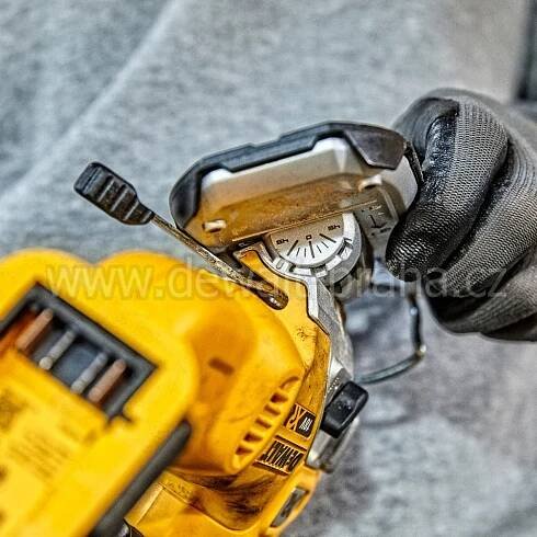DCS334P2 DeWALT Aku bezuhlíková přímočará pila XR 2x 5,0Ah Li-Ion, v kufru TSTAK