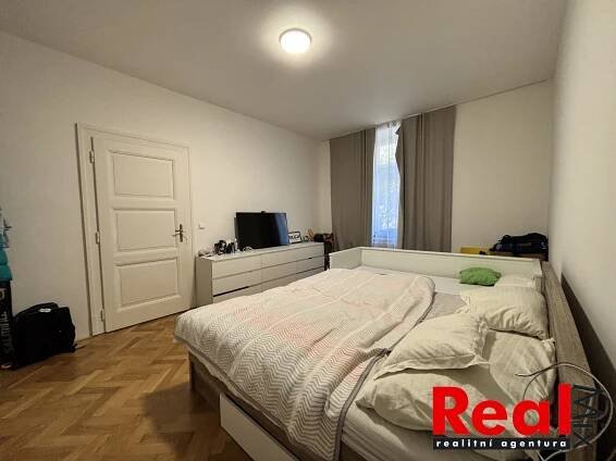 4 ložnice byt o velikosti 75.0 m² - Chytrý design