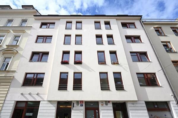 Pronájem, parkovací stání na sklápěcím systému, Praha 10 Vinohrady