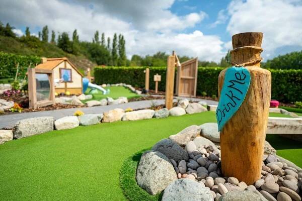 Mad Hatter's Adventure Golf, Hartford Golf Centre - UK | Greenspan