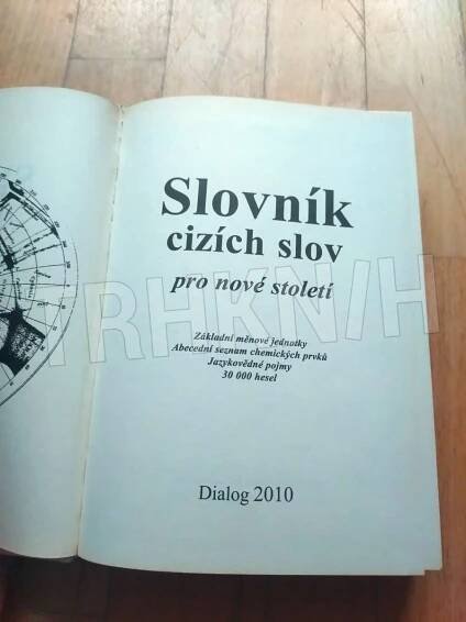Kniha Slovník cizích slov pro nové století - základní měnové jednotky : abecední seznam chemických prvků : jazykovědné pojmy