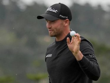 Wyndham Clark breaks course record to take outright lead at Pebble Beach