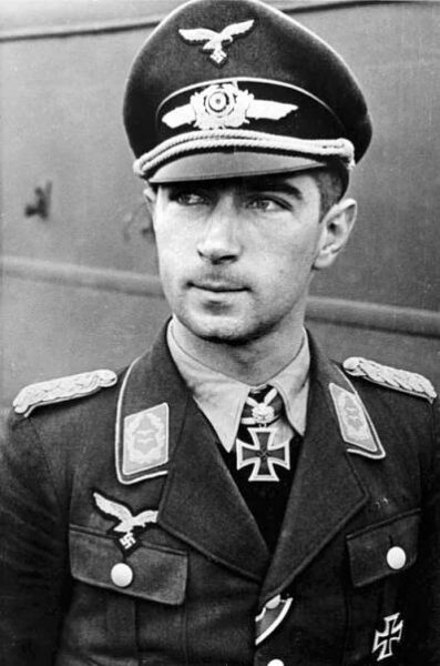 Soubor:Bundesarchiv Bild 146-1971-116-29, Werner Mölders.jpg