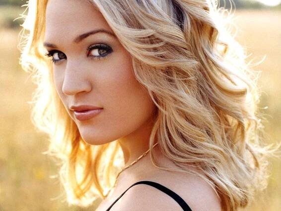 Carrie Underwood: Biography, Country Singer, American Idol, MNF