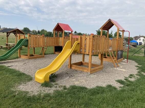 Dětské hřiště Holyně (Dětské hřiště) • Mapy.com