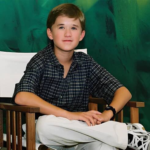 Roztomilý klučina ze Šestého smyslu je minulostí. Obtloustlý Haley Osment byl zatčen za výtržnictví a drže...