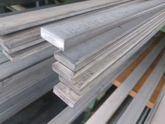 nerezová tyč plochá 40x10 mm, strihaná, akosť 1.4301