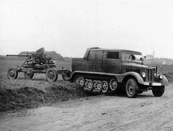 Sd.Kfz. 11 (prehľadová téma / v službách cudzích armád) : Německo (DEU)