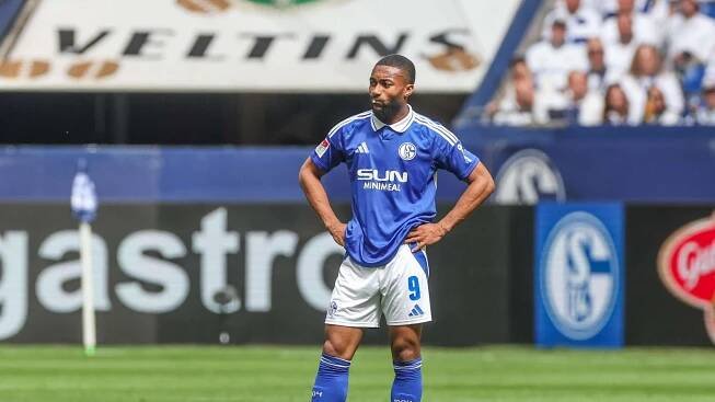 Schalke 04 verliert sich gegen Elversberg zur Rettung