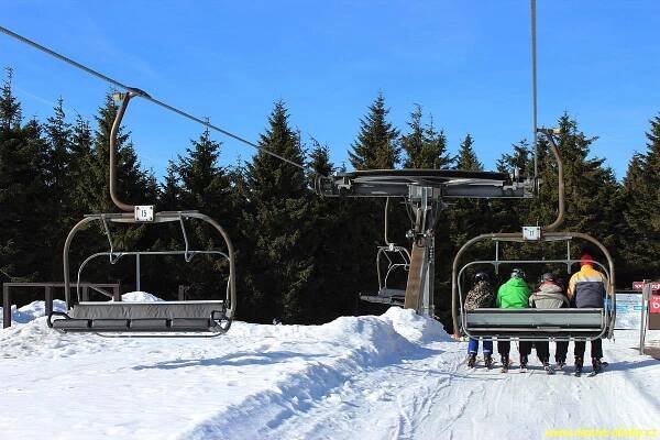 Sedačková lanovka Říčky v Orlických horách