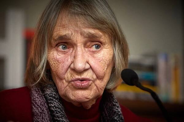 Dana Němcová: Děj se co děj, nemáte se čeho bát... (6. 12. 2021) - Fotogalerie - Knihovna Václava Havla