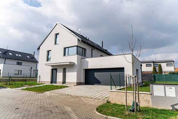 Prodej nemovitostí Praha západ - najdete u nás 456 druhů realit od pouhých 227 000 Kč, strana č.37