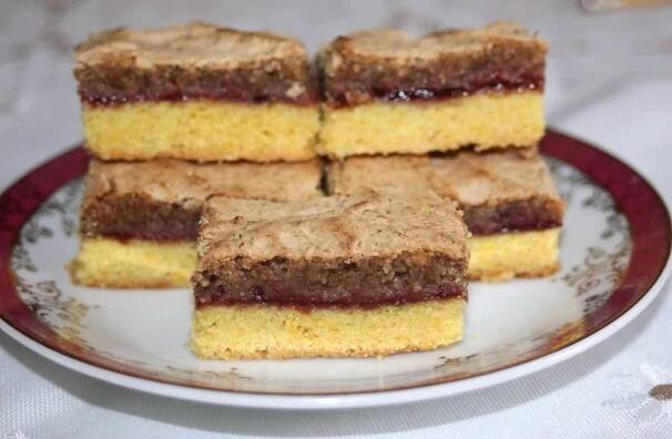 Londýnske orechové rezy, Zákusky, recept | Recipe | Slovak recipes, Czech recipes, Cake recipes