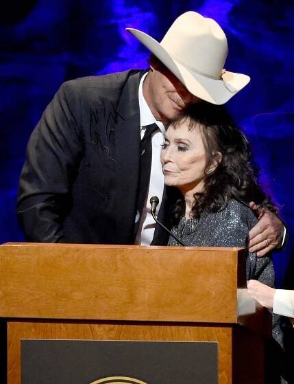 Loretta Lynn's Surprise Appearance Highlights Alan Jackson's Hall of Fame Induction: 'I Love You, Honey!'