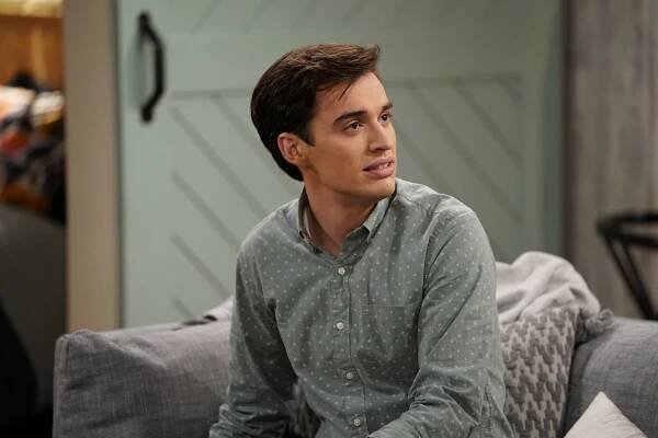 Call Your Mother - New Car, New Job, New Jean - Z filmu - Joey Bragg