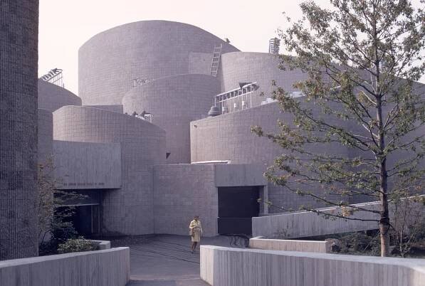 LILA ACHESON WALLACE WORLD OF BIRDS AT THE BRONX ZOO — NYC URBANISM