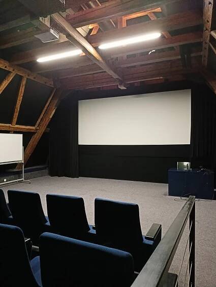 Soubor:Filmový sál Uměleckého centra Univerzity Palackého v Olomouci.jpg