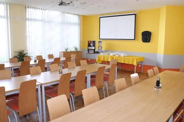 Restaurace, salónek a dětský koutek