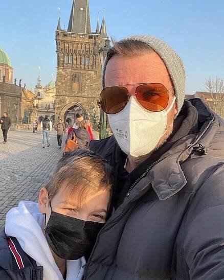 FOTO: Moderátr Leoš Mareš je vzorný otec.