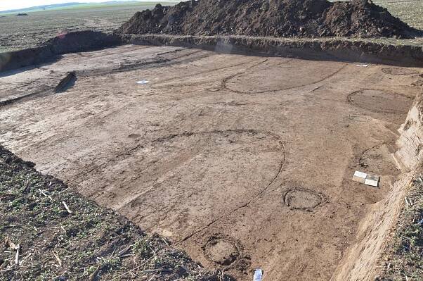 Naši archeológovia skúmali unikátnu lokalitu z doby kamennej vo Vrábľoch – Archeologický ústav SAV