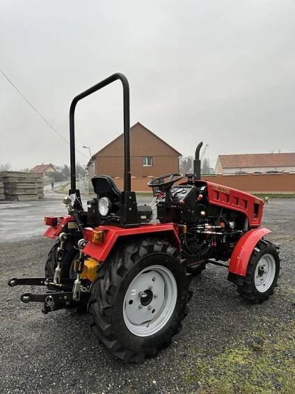 Traktor Belarus 321- bez kabiny