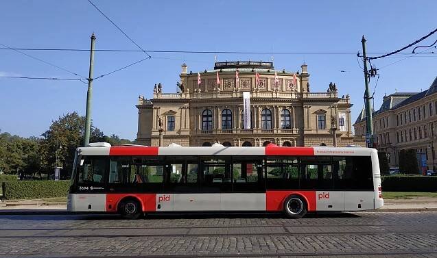 V Praze vyjede první autobus s novým kontroverzním designem