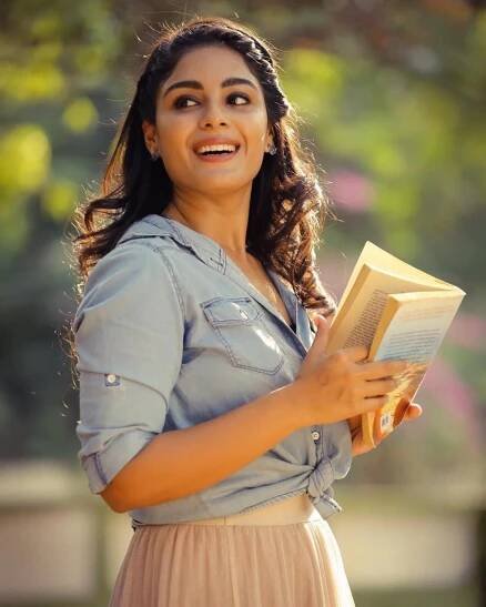 Samyuktha Menon Wiki, Age, Boyfriend, Movies, Family, Biography & Gorgeous Photos - Filmi tamasha