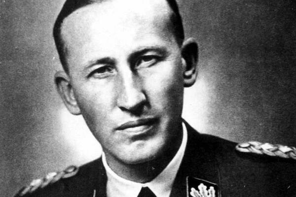 Co prozradila pitevní zpráva zavražděného Heydricha: Otrávil ho K. H. Frank nebo britský vědec botulotoxinem?