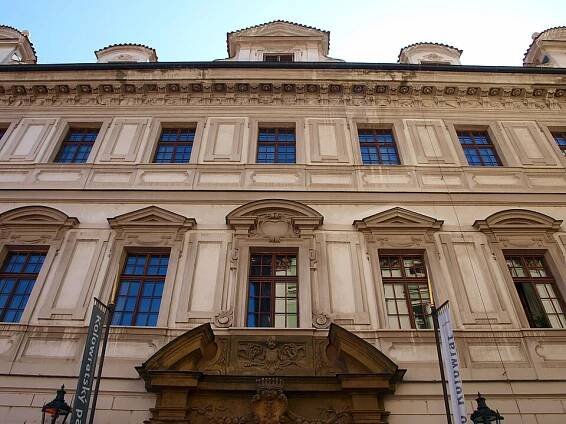 Kolowratský palác – Wikipedie