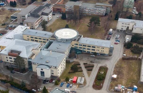Heliport na nemocnici v Novém Městě bude mít výkonnější hasicí přístroje