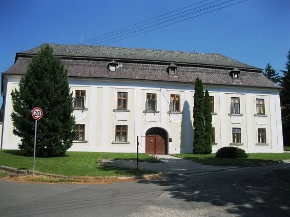 Soubor:Fara (Dolany).JPG – Wikipedie