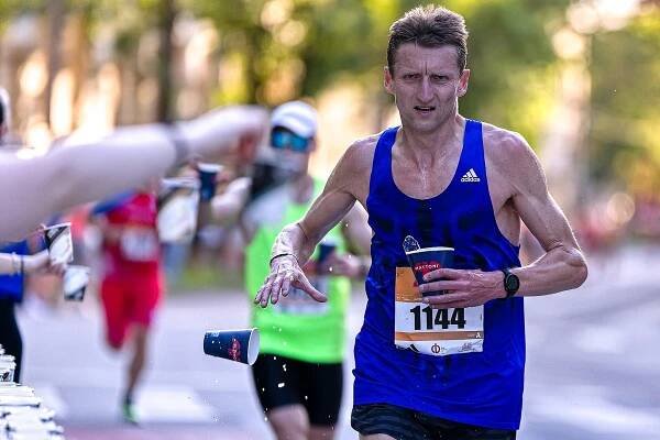 FOTO: Běželi jste s Karlem Poborským půlmaraton? Najdete se ve fotogalerii?