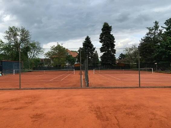 Dvorce připravené na letní sezónu 2023 | Tenisový klub Bubeneč