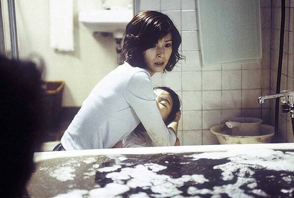 Hitomi Kuroki and Rio Kanno in 'Dark Water'