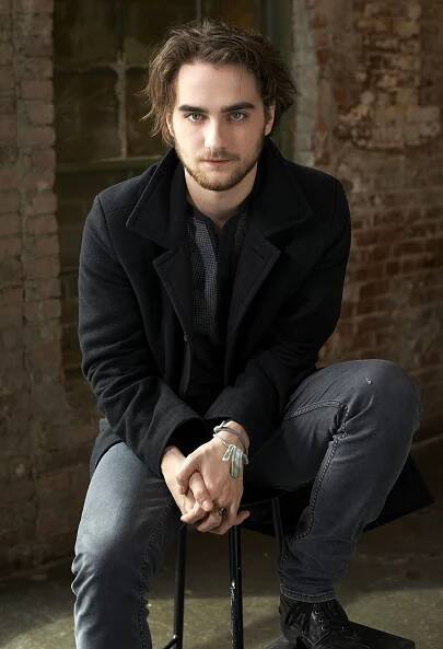 Bill Skarsgard, Landon Liboiron, Penelope Mitchell and Freya Tingley HEMLOCK GROVE Interview