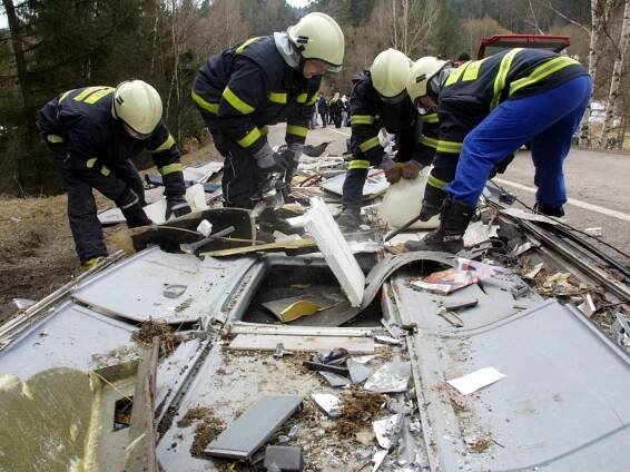 Výročí tragické nehody u Nažidel: Z pohledu na pomník z balvanů dodnes mrazí