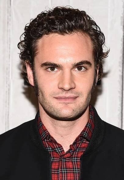 Tom Bateman at an event for Vražda v Orient expresu (2017)