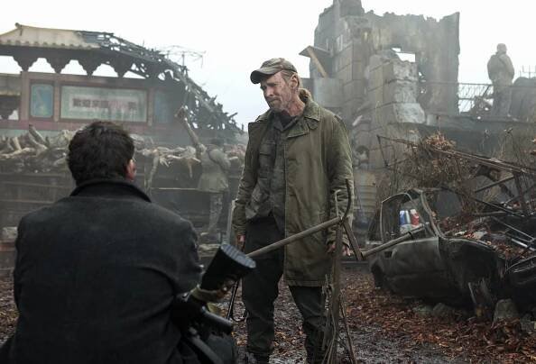 Falling Skies - Hunger Pains (S05E02) (2015) | Tvůrci | ČSFD.cz